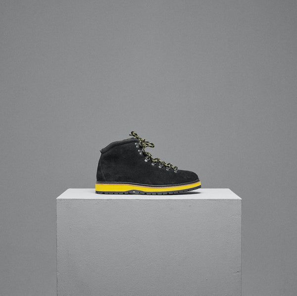 HIKER - Black suede